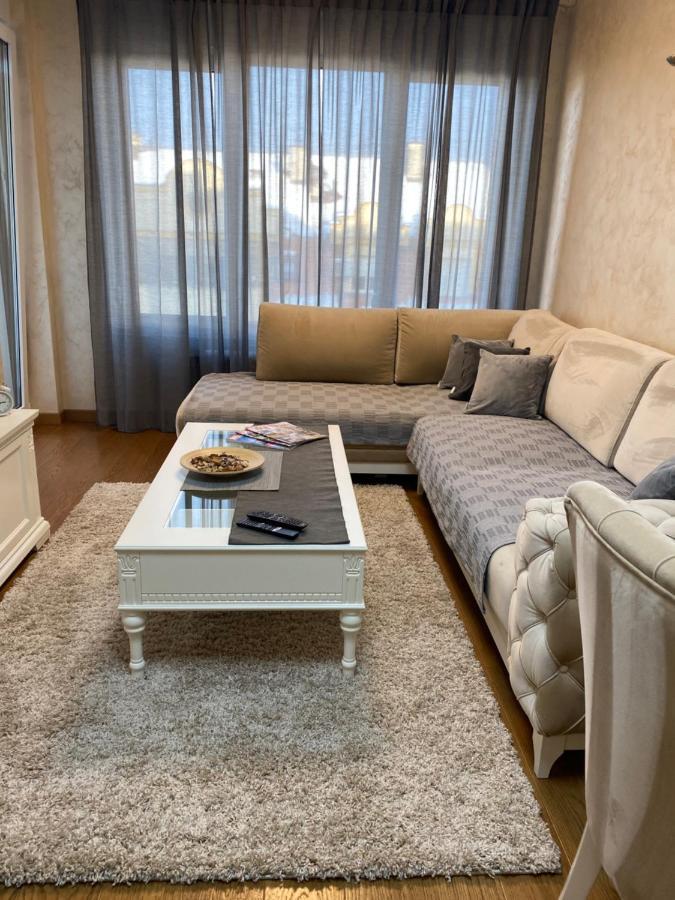 Tesla 70 Apartment With Secure Parking In The Garage 诺威萨 外观 照片